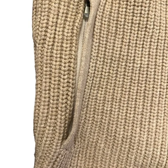 100% Merino Wool Athleta Tan Long Sleeve Sweater 2 Side Pockets Large - Picture 3 of 5